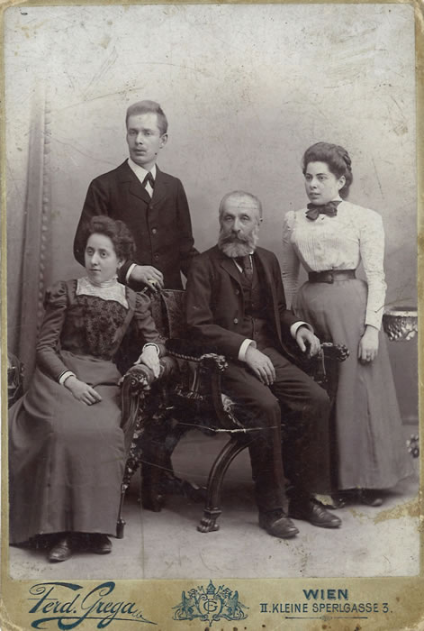 (L-R) Ruby Wax's family - Gabriele Goldmann (Aunt), Richard Goldmann (Maternal Grandfather), Salomon Goldmann (Great-Grandfather) and Olga Goldmann (Aunt) - 1900