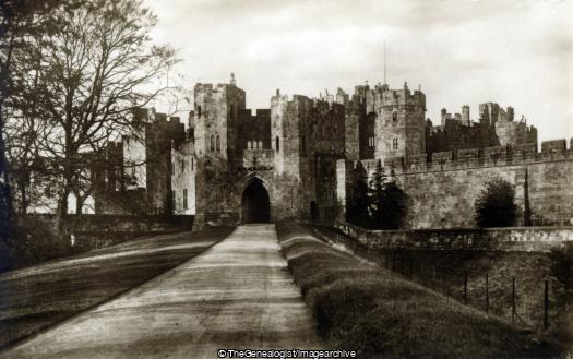 Alnwick Castle Gateway (Alnwick, Alnwick Castle, Gateway)
