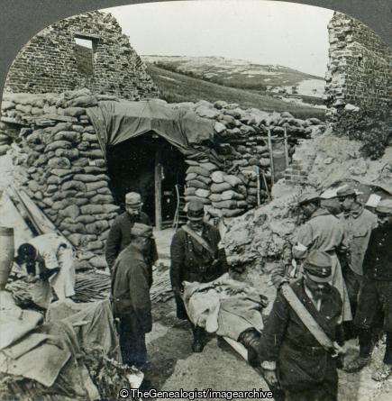 Bringing in Wounded on French Front after Battle Ablain St Nazaire (3d, Ablain Saint Nazaire, C1917, first aid, France, French, Nord-Pas de Calais, Soldiers, Wounded, WW1)