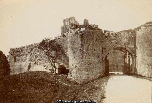 Corfe Castle Gate (Castle, Corfe, Corfe castle, Dorset, Gate)