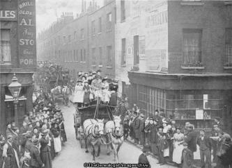 Country Excursion Leaving London (England, Finsbury, Goswell Street, Horse and Carriage, Horse Charabanc, London)