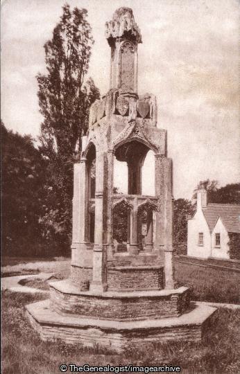 Cross in Iron Acton Churchyard (Church, England, Gloucestershire, Iron Acton, st james the less)