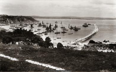 Devon Brixham Harbour circa 1915 (Brixham, Brixham Harbour, C1915, Devon, England, Harbour)
