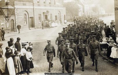 Entering Leeds Railway Station 15th Mar 1915 (Army, Leeds, Leeds Railway Station, Soldiers, WWI)