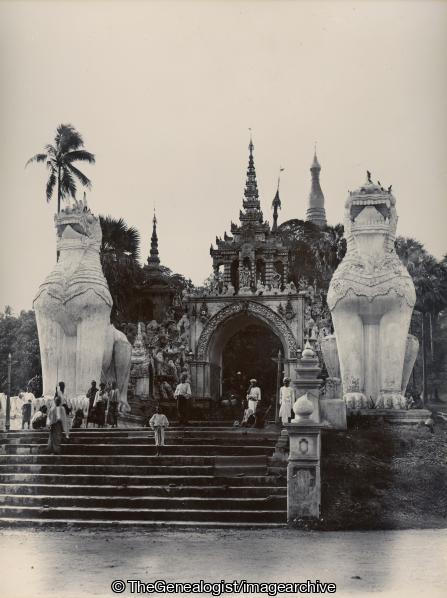 Entrance to Shwi Dagon Pagoda Rangoon, Shwedagon, South Entrance (Burma, Rangoon, Shwedagon, Shwi Dagon Pagoda)