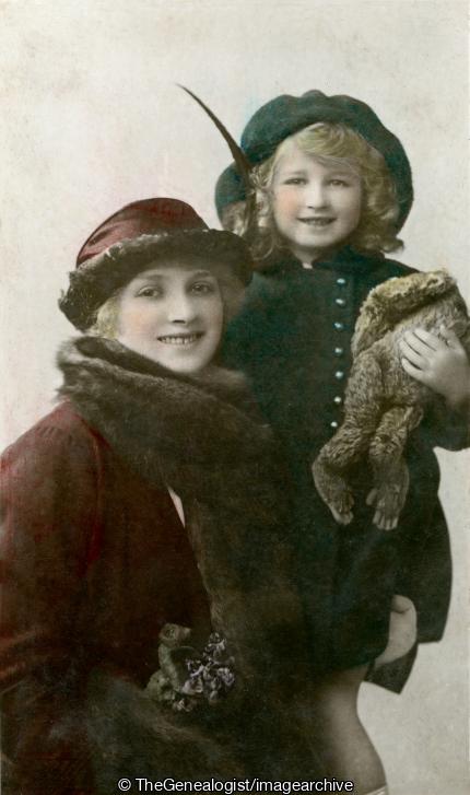Gladys Cooper and daughter Joan - Rotary Photo (Actor, actress, Family Group, Gladys Cooper, Joan Cooper)