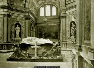 Interior of Frogmore Mausoleum (Frogmore Mausoleum, London)