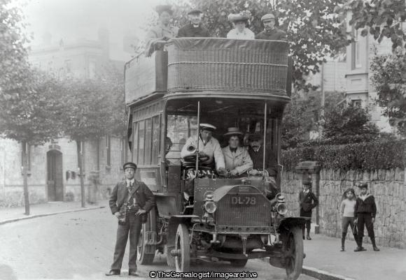 Isle of Wight Bus (Bus Conductor, Bus Driver, C1915, C1920, England, Hampshire, Isle of Wight, omnibus)