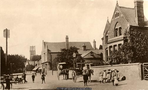 Main Road Radcliffe on Trent C1910 Re (C1910, England, horse and cart, main road, Nottinghamshire, Radcliffe on Trent, St Mary)