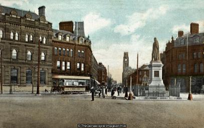Ramsden Square Barrow-in-Furness (1907-02-02, Barrow-in-Furness, bicycle, C1905, England, Lancashire, Ramsden Square, Statue, tram)