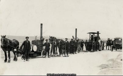 Road Gang with Steam Roller etc (Car, horse drawn, Road Builder, Steam Roller)