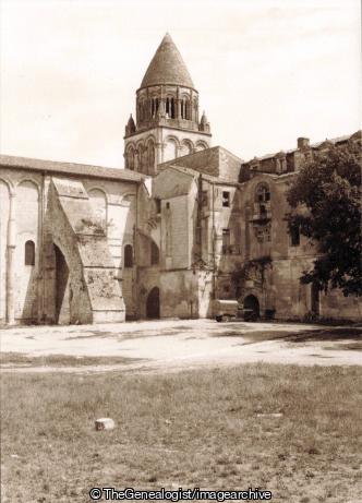 Saintes Sainte Marie des Dames (Abbaye aux Dames, Benedictine nunnery, Charente-Maritime, France, Ladies Abbey, Saintes)