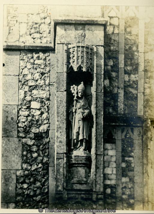 St Margarets Lowestoft statue (Lowestoft, St Margaret)