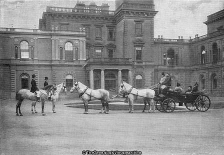 The Queen Starting for a Drive (England, Hampshire, horse and cart, Isle of Wight, Osborne House, Queen Victoria)