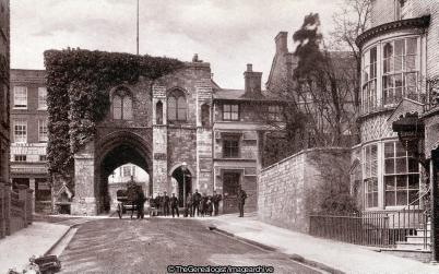 Winchester West Gate (England, Gate, Hampshire, horse and cart, West Gate, Winchester)
