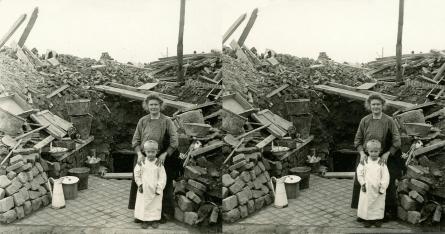 WWI - A Family Living in Their Ruined House Lens (3d, France, Lens, Nord-Pas de Calais, Rubble, Ruins, Social, WW1)